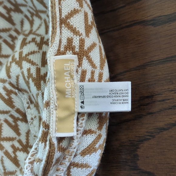 Michael Kors Tan and White Knit Beanie - Picture 3 of 4